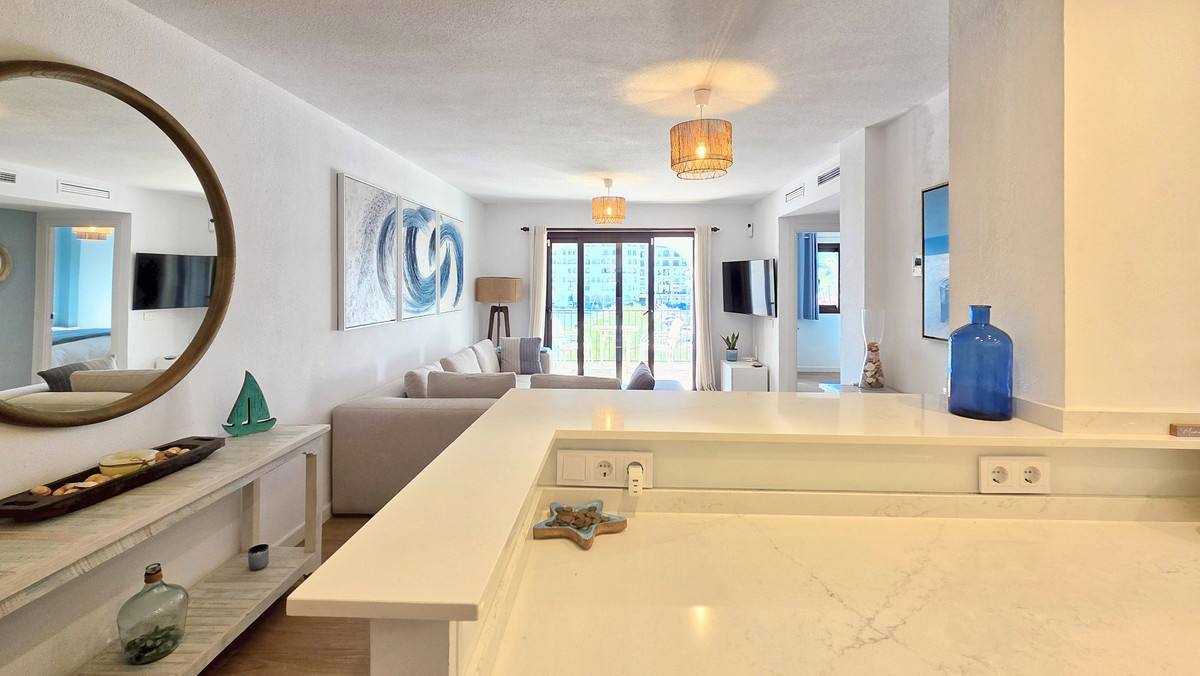 Twee-slaapkamerappartement in La Duquesa met uitzicht op de marina in La Duquesa - foto 13