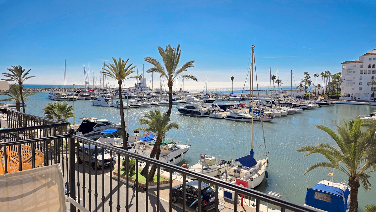 Twee-slaapkamerappartement in La Duquesa met uitzicht op de marina in La Duquesa - foto 16