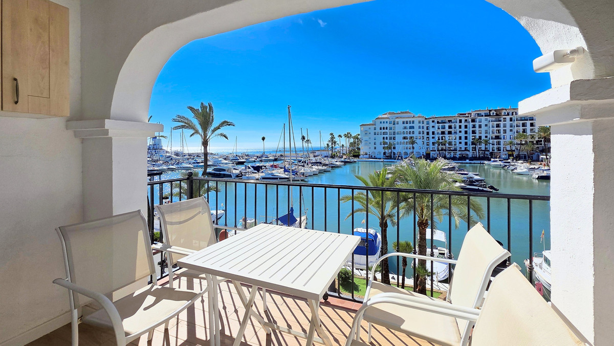 Twee-slaapkamerappartement in La Duquesa met uitzicht op de marina in La Duquesa - foto 9