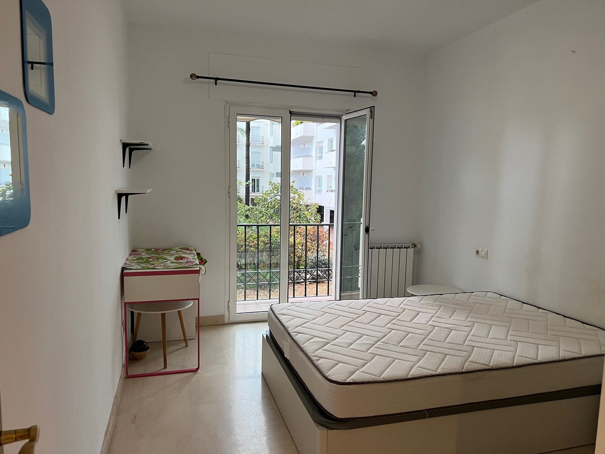 Drie-slaapkamer appartement in Nueva Andalucía in Nueva Andalucía - foto 12