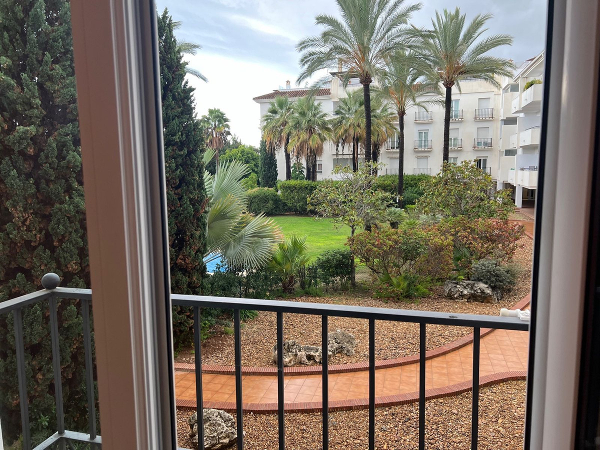 Drie-slaapkamer appartement in Nueva Andalucía in Nueva Andalucía - foto 19