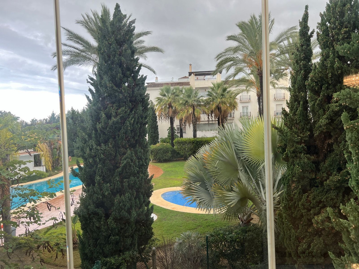Drie-slaapkamer appartement in Nueva Andalucía in Nueva Andalucía - foto 6