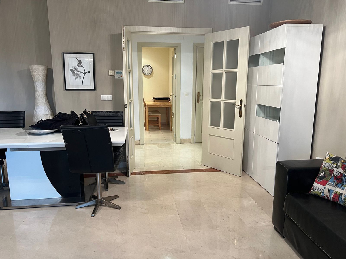 Drie-slaapkamer appartement in Nueva Andalucía in Nueva Andalucía - foto 8