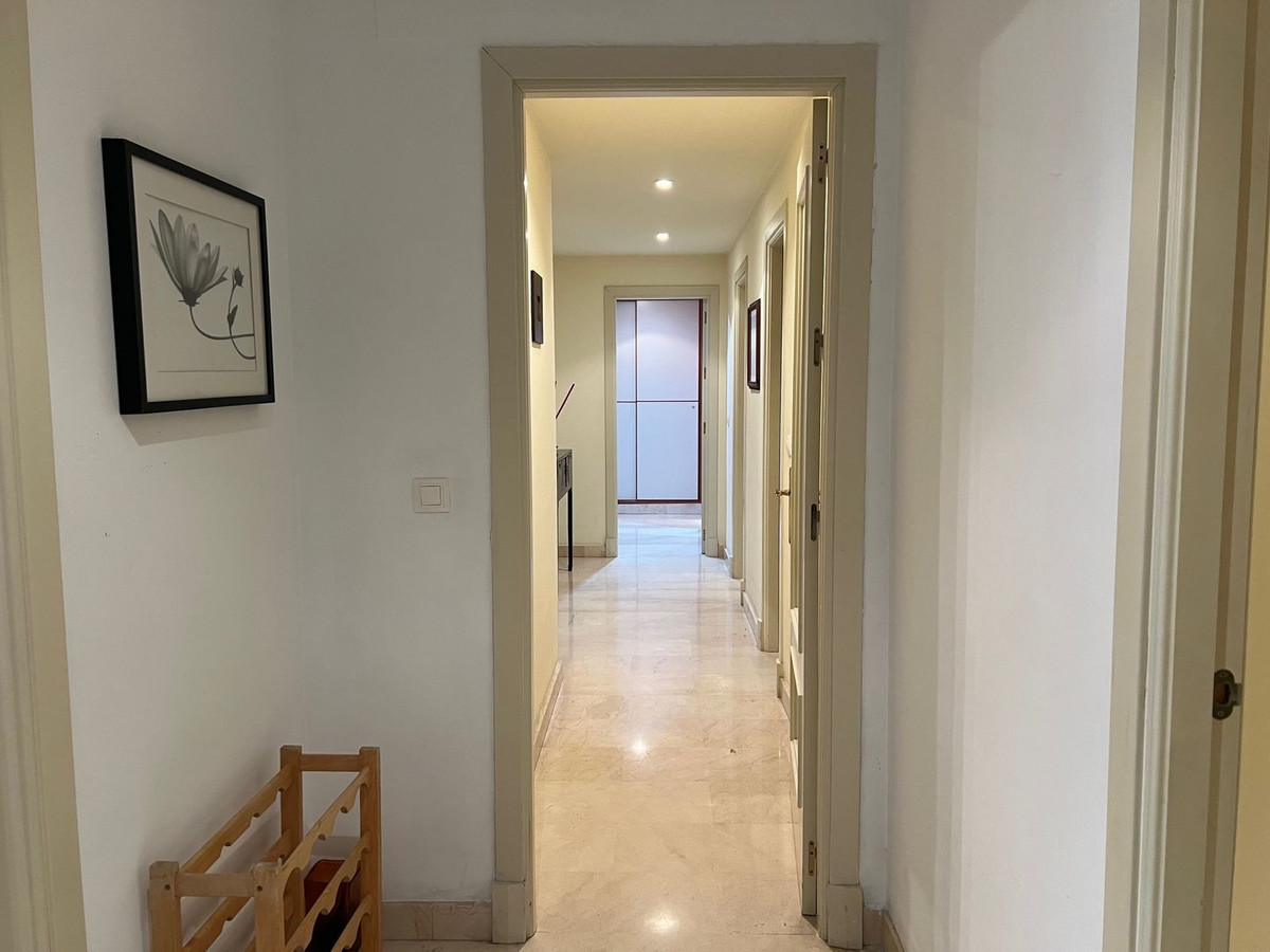 Drie-slaapkamer appartement in Nueva Andalucía in Nueva Andalucía - foto 10
