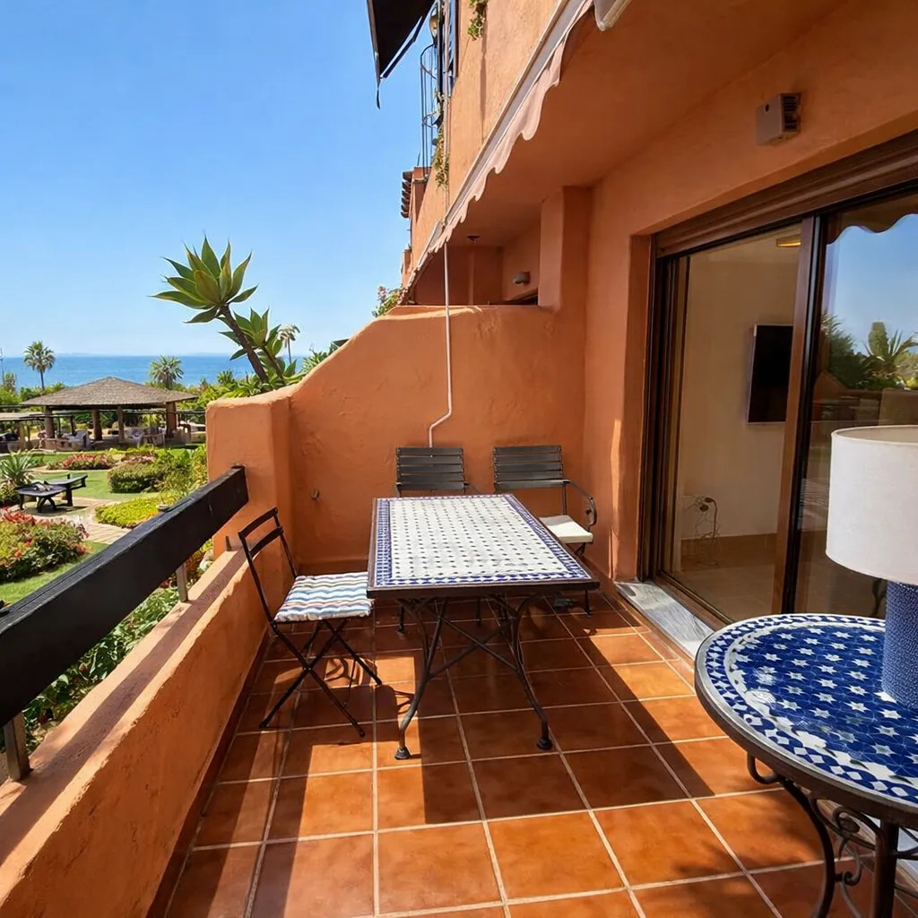 2 bedroom Apartment in Estepona in Estepona - foto 5