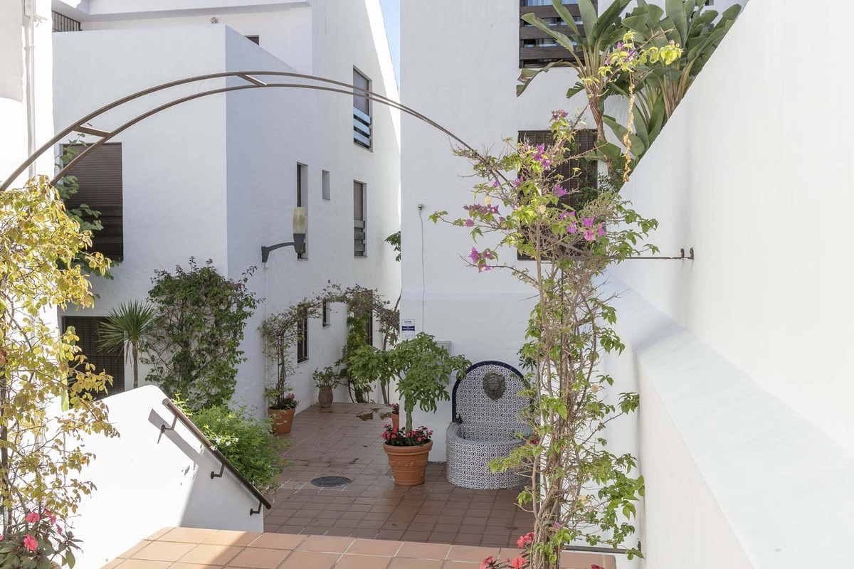 2 bedroom Apartment in Nueva Andalucía in Nueva Andalucía - foto 12
